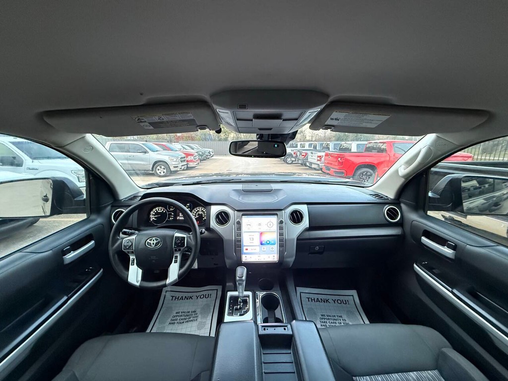 Toyota Tundra 2WD Vehicle Full-screen Gallery Image 18