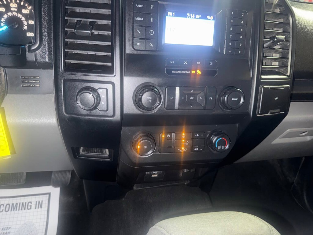 Ford F-150 Vehicle Full-screen Gallery Image 27