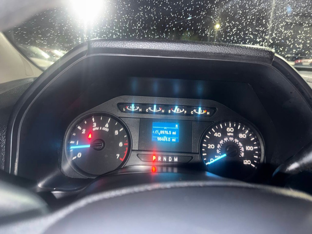 Ford F-150 Vehicle Full-screen Gallery Image 30