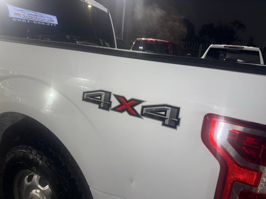 Ford F-150 Vehicle Full-screen Gallery Image 36