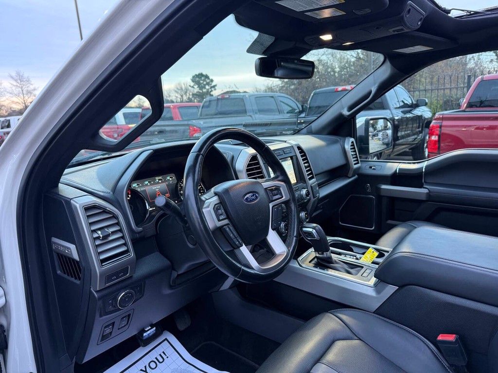 Ford F-150 Vehicle Full-screen Gallery Image 05