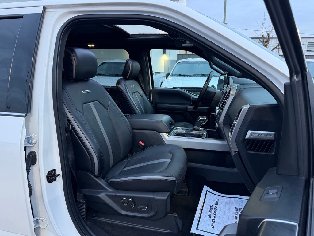 Ford F-150 Vehicle Full-screen Gallery Image 09