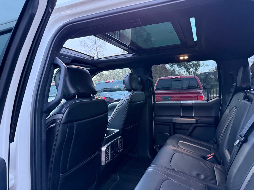 Ford F-150 Vehicle Full-screen Gallery Image 11