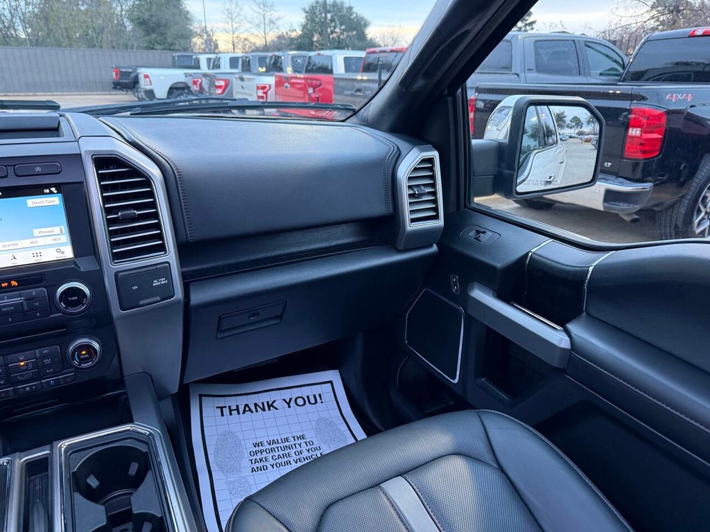 Ford F-150 Vehicle Full-screen Gallery Image 19