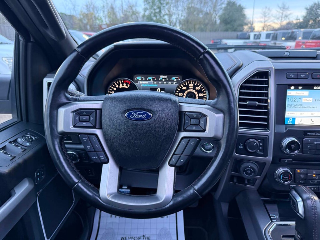 Ford F-150 Vehicle Full-screen Gallery Image 21