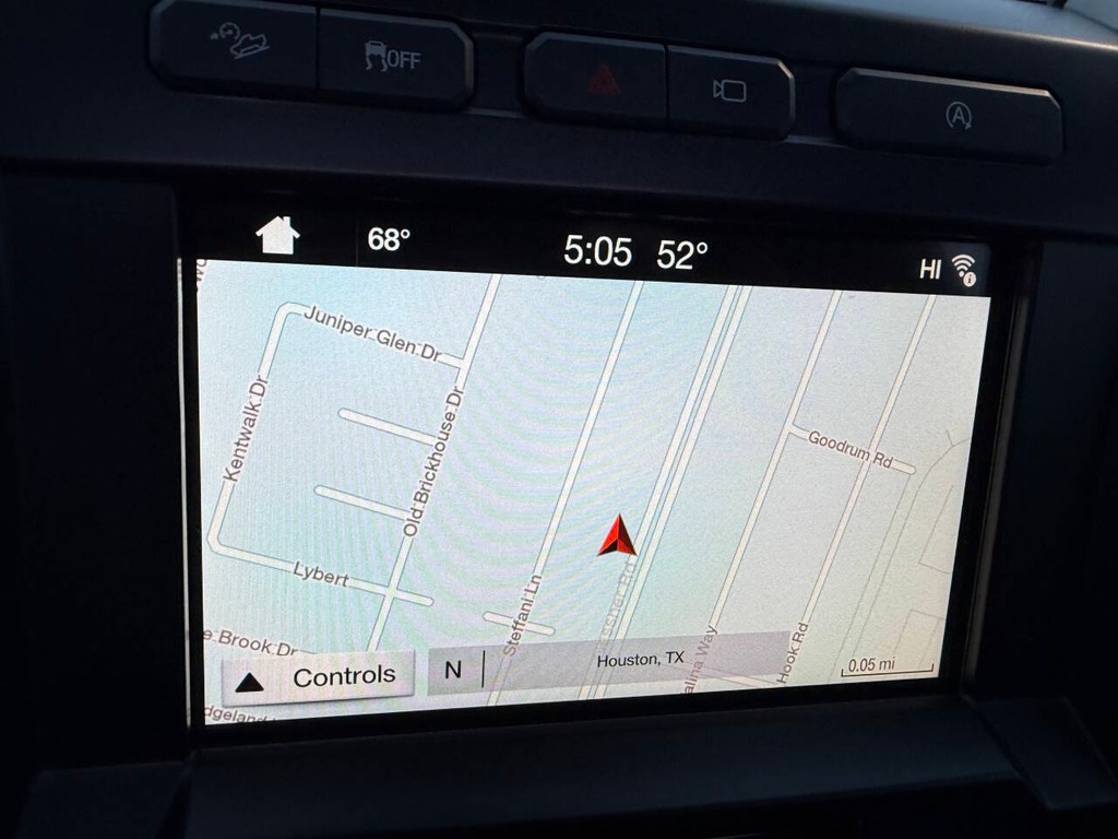 Ford F-150 Vehicle Full-screen Gallery Image 25