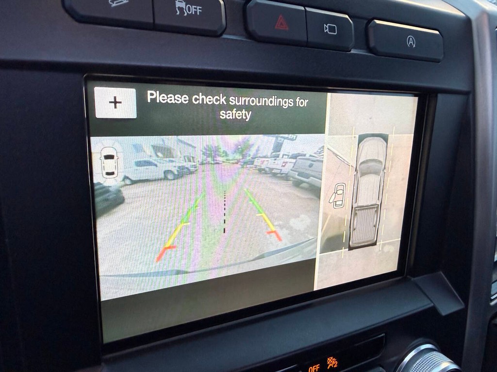 Ford F-150 Vehicle Full-screen Gallery Image 26