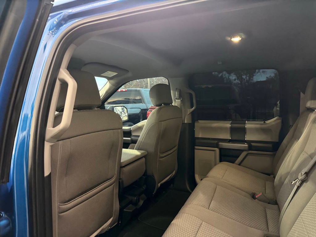 Ford F-150 Vehicle Full-screen Gallery Image 12