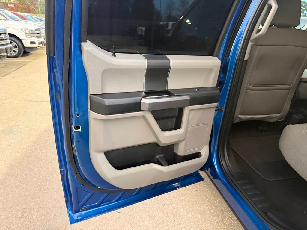 Ford F-150 Vehicle Full-screen Gallery Image 14