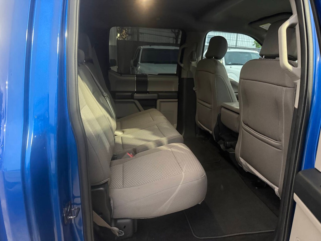 Ford F-150 Vehicle Full-screen Gallery Image 15