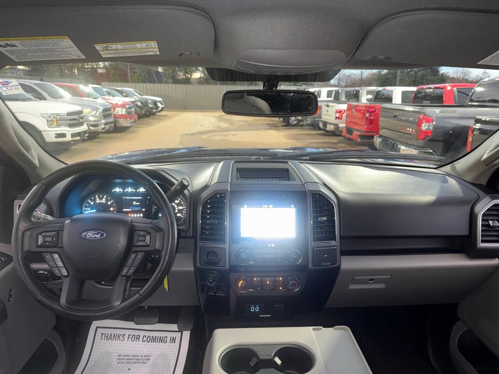 Ford F-150 Vehicle Full-screen Gallery Image 17