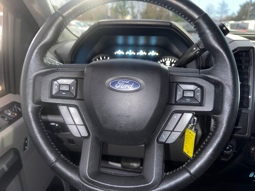 Ford F-150 Vehicle Full-screen Gallery Image 21