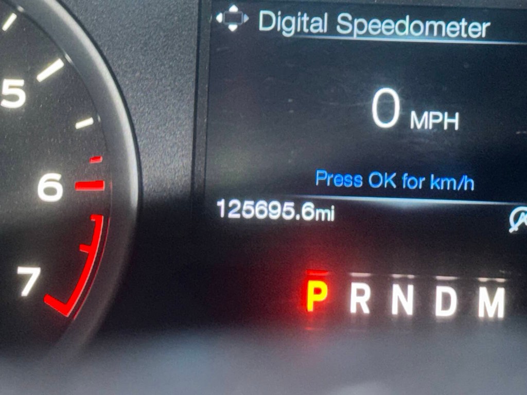 Ford F-150 Vehicle Full-screen Gallery Image 28