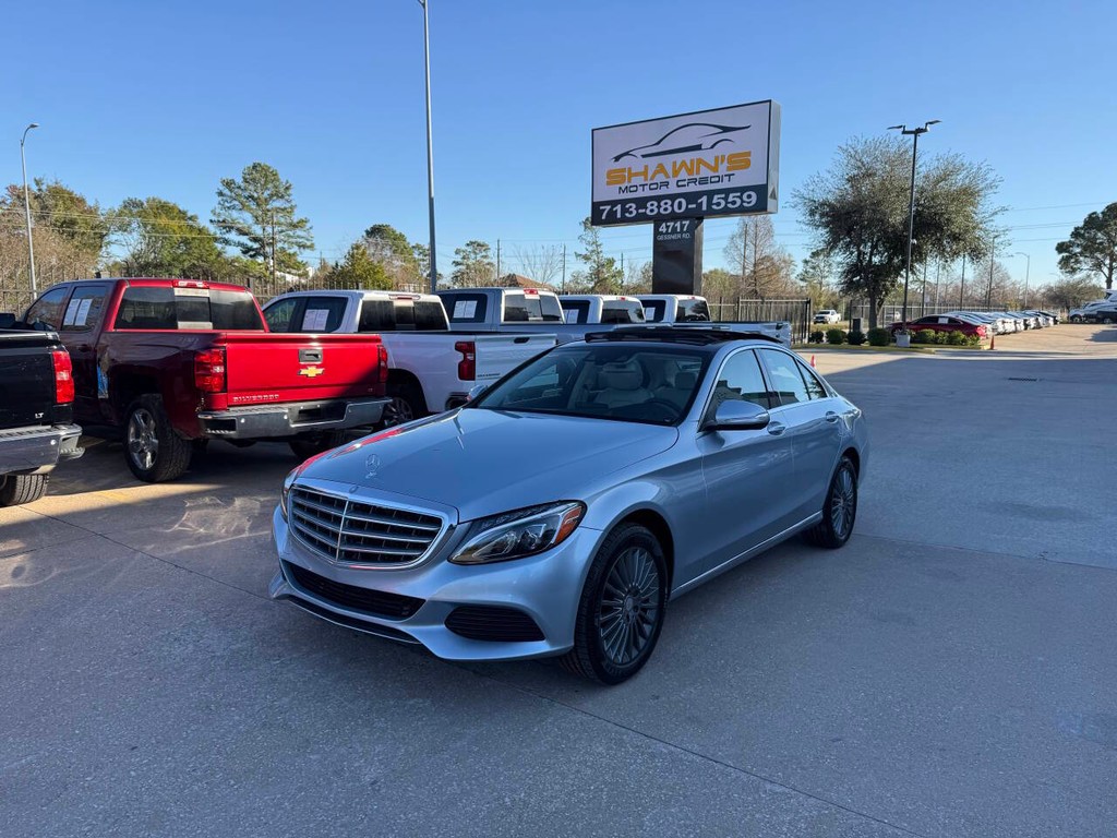 Mercedes-Benz C-Class Vehicle Full-screen Gallery Image 45