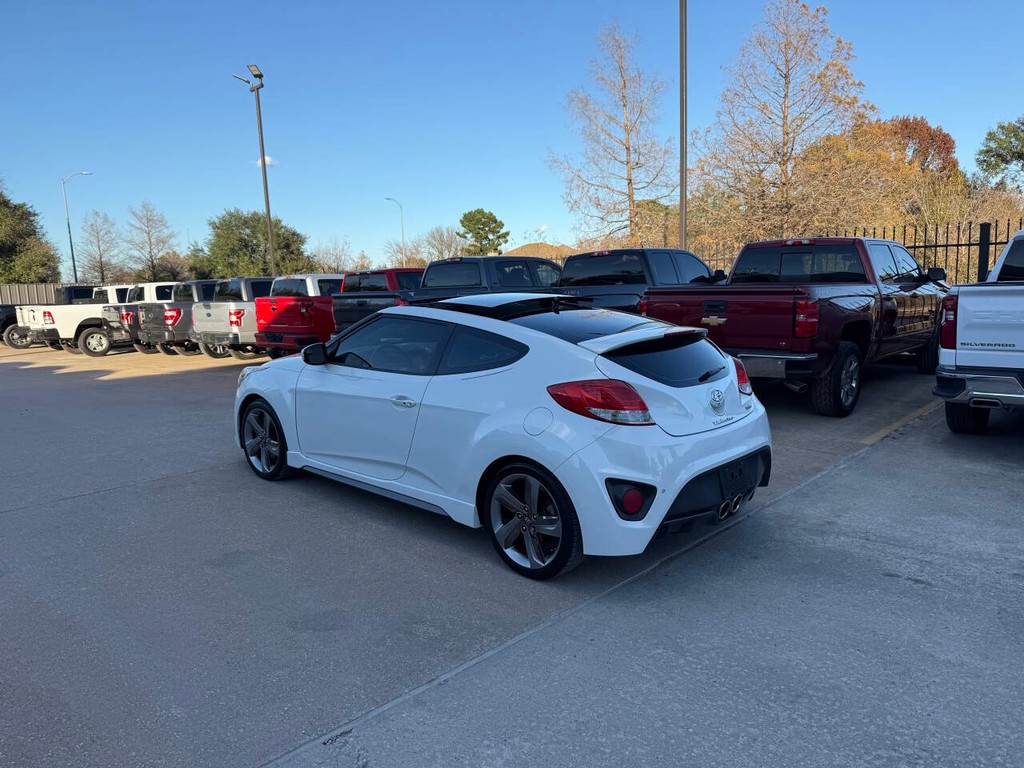 Hyundai Veloster Vehicle Full-screen Gallery Image 04