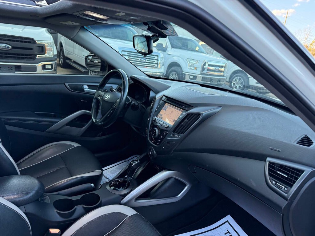 Hyundai Veloster Vehicle Full-screen Gallery Image 09