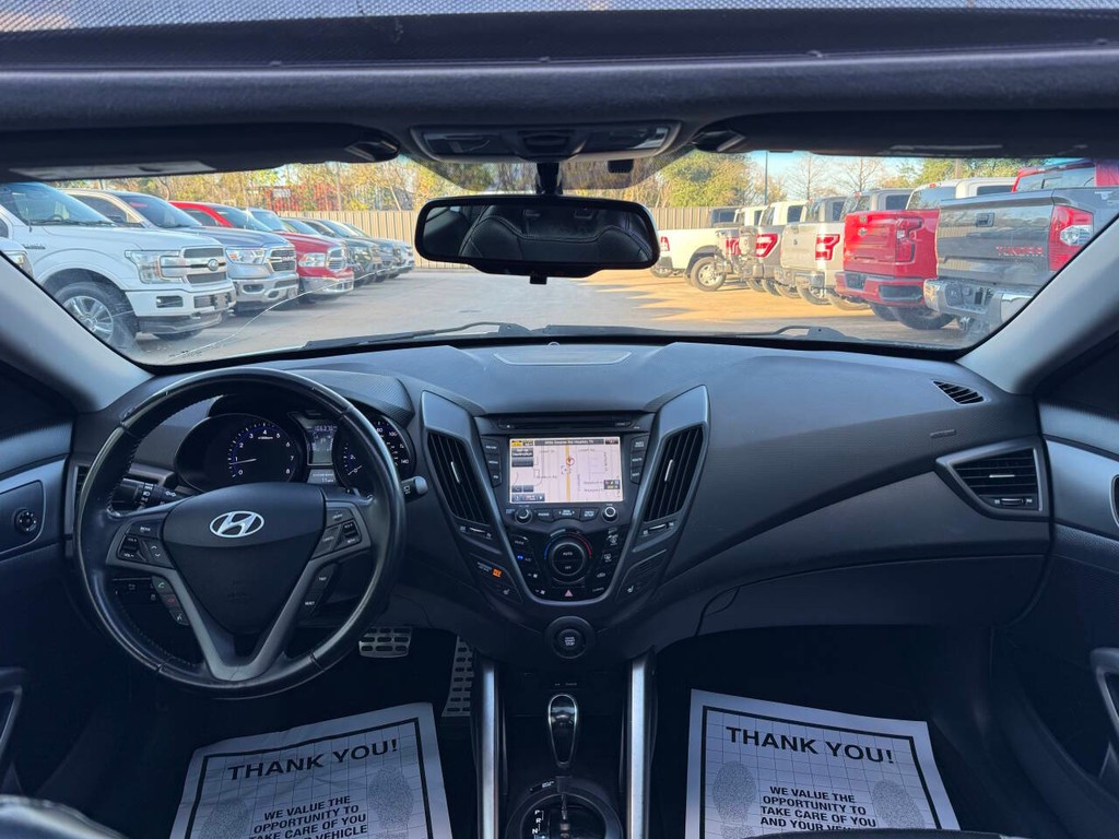 Hyundai Veloster Vehicle Full-screen Gallery Image 16