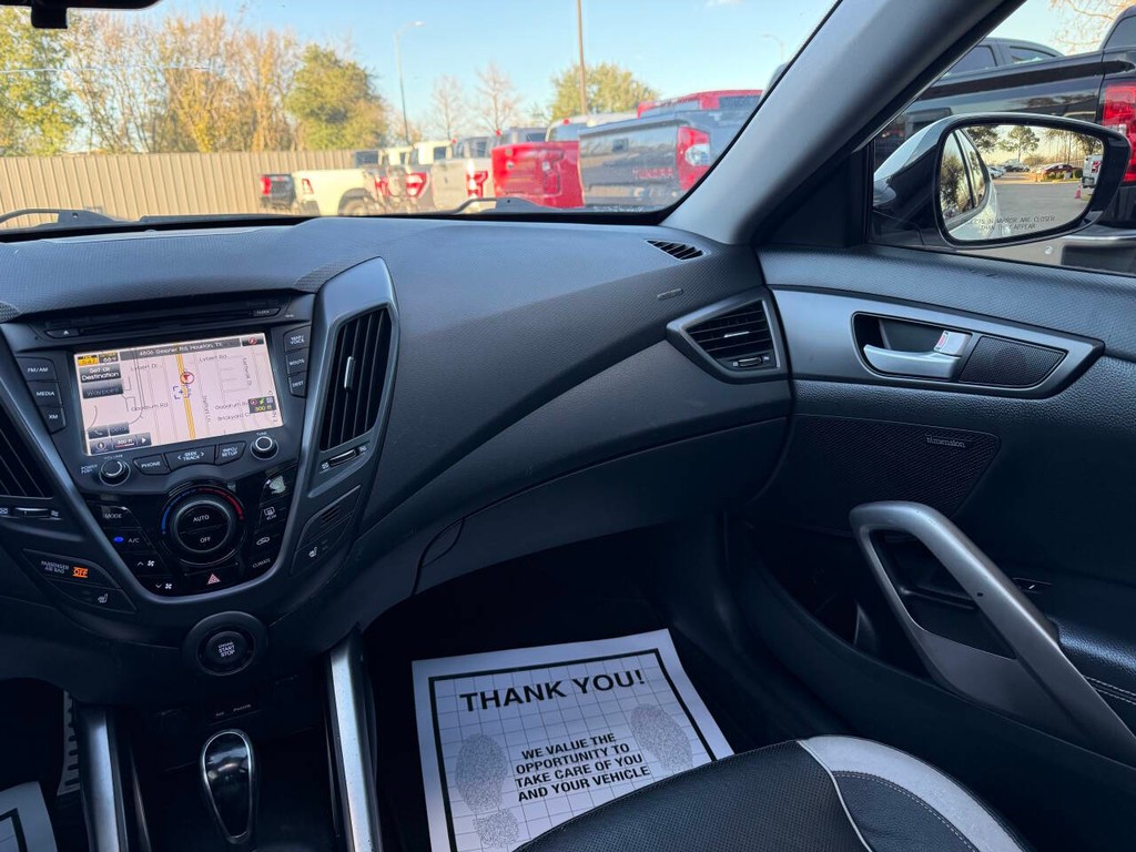 Hyundai Veloster Vehicle Full-screen Gallery Image 19