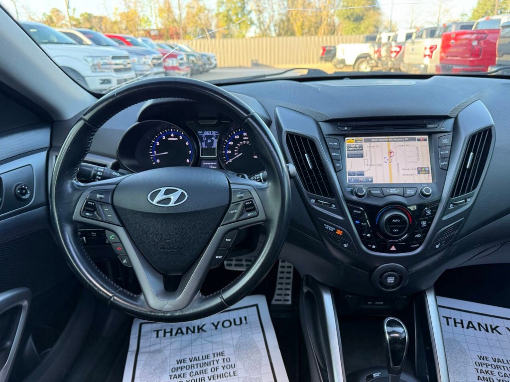 Hyundai Veloster Vehicle Full-screen Gallery Image 21