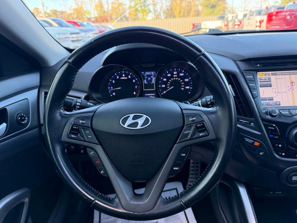 Hyundai Veloster Vehicle Full-screen Gallery Image 22