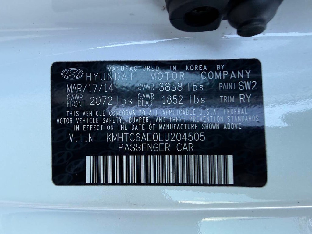 Hyundai Veloster Vehicle Full-screen Gallery Image 34