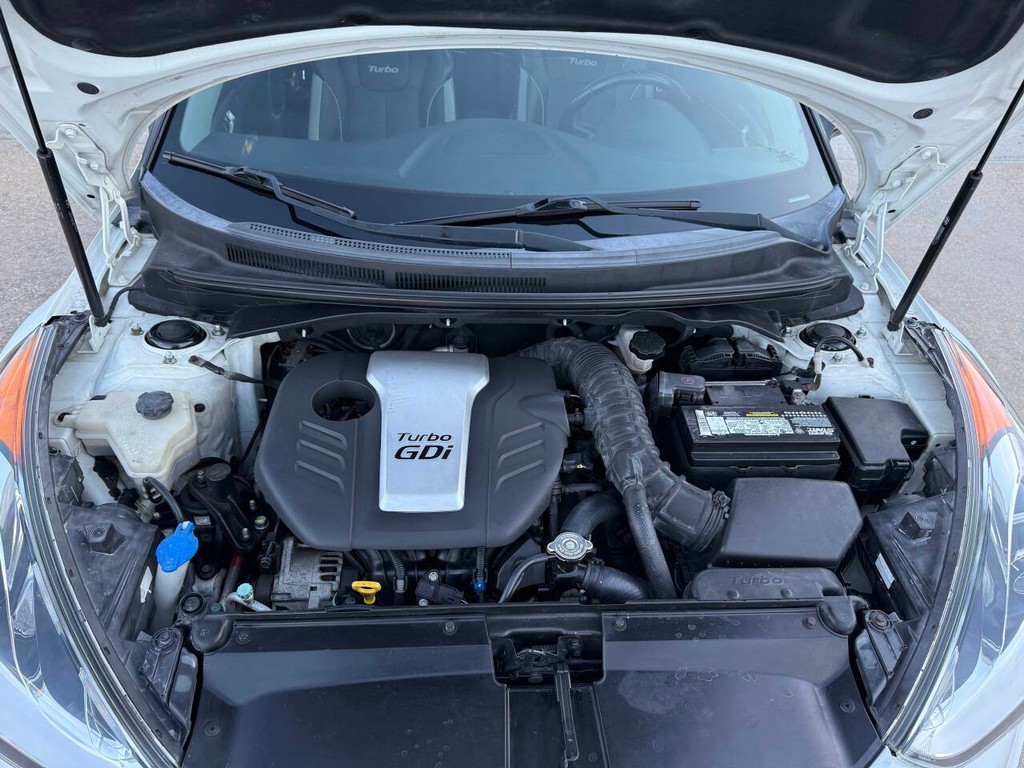 Hyundai Veloster Vehicle Full-screen Gallery Image 35