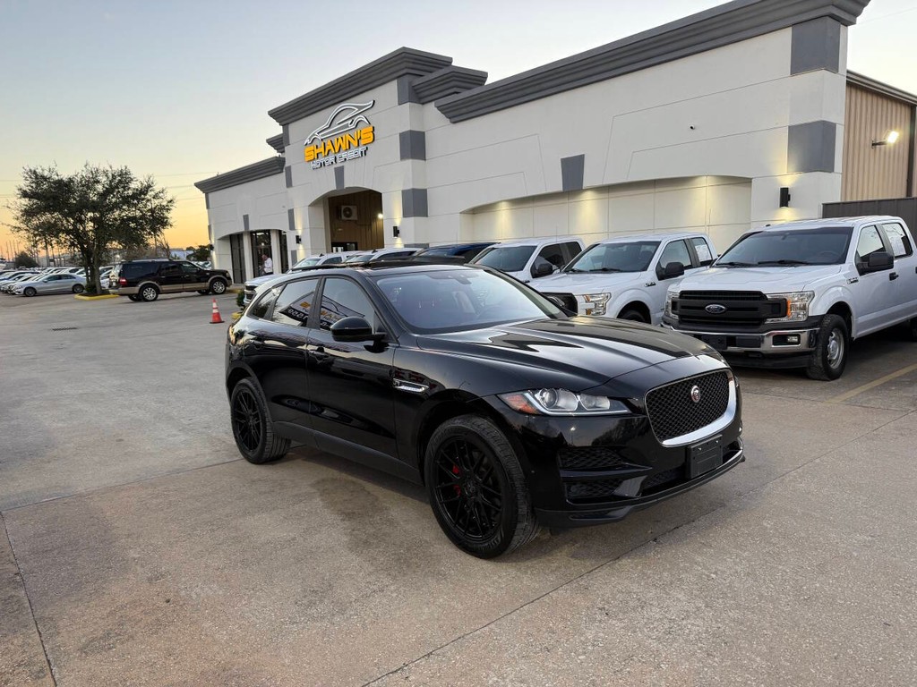 Jaguar F-PACE Vehicle Full-screen Gallery Image 02