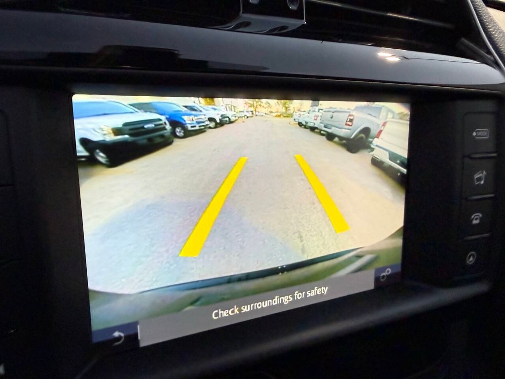 Jaguar F-PACE Vehicle Full-screen Gallery Image 27