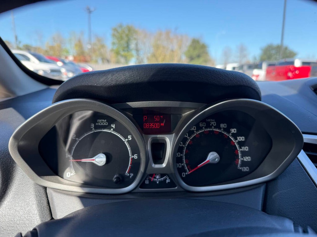 Ford Fiesta Sedan Vehicle Full-screen Gallery Image 29