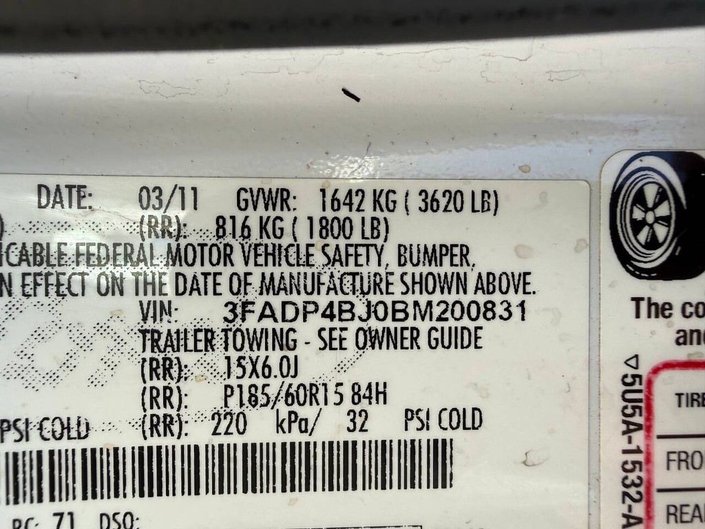 Ford Fiesta Sedan Vehicle Full-screen Gallery Image 31