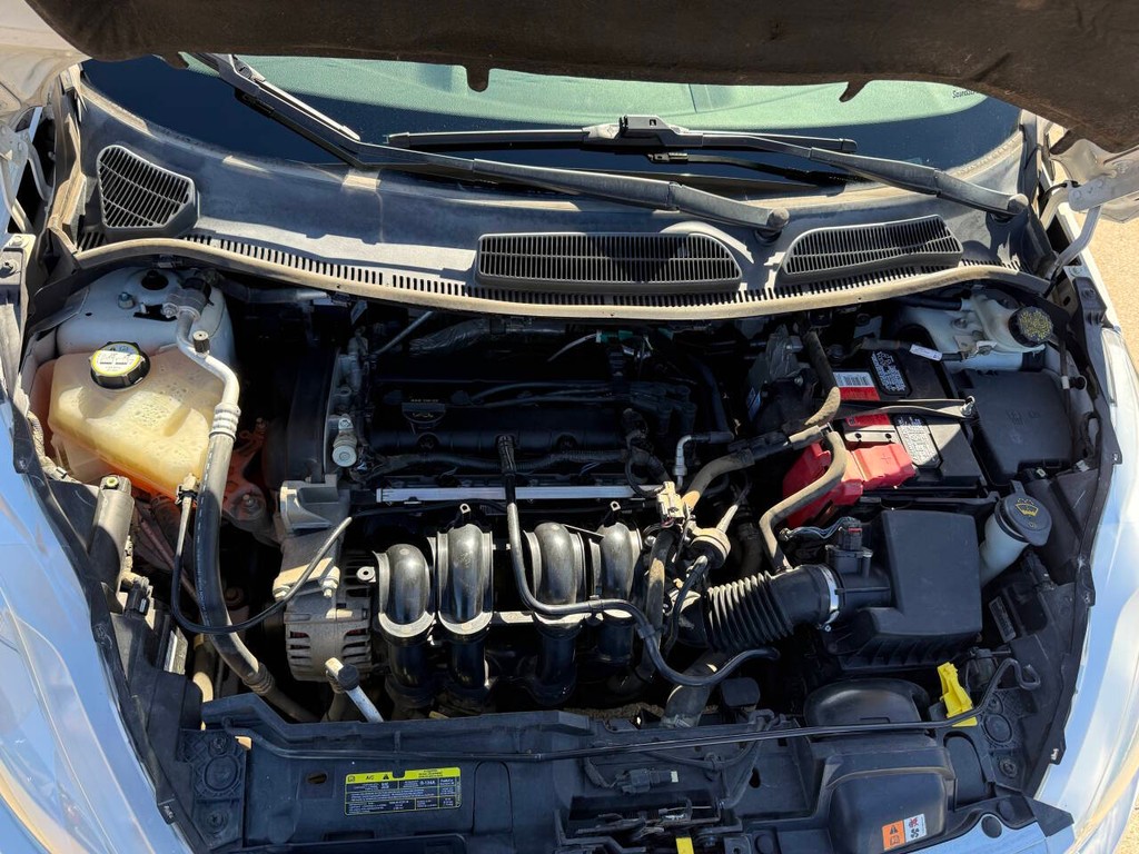 Ford Fiesta Sedan Vehicle Full-screen Gallery Image 32