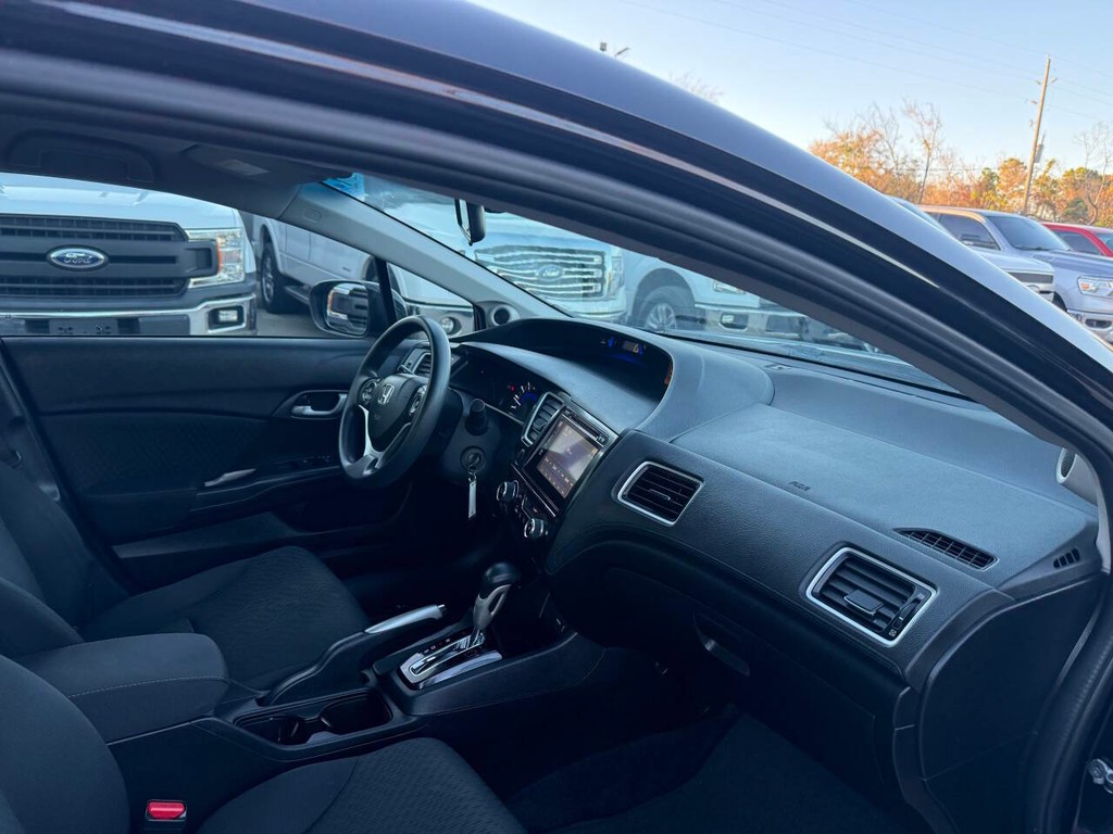 Honda Civic Sedan Vehicle Full-screen Gallery Image 09