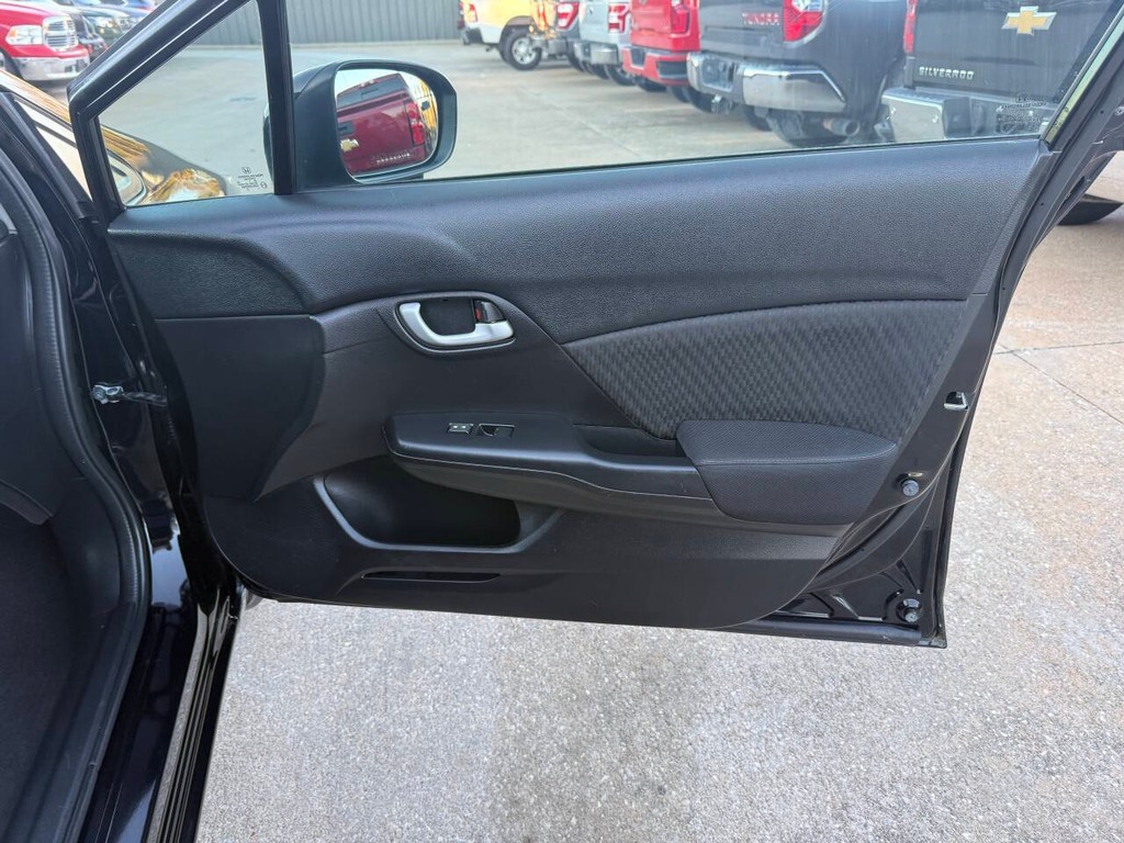 Honda Civic Sedan Vehicle Full-screen Gallery Image 11