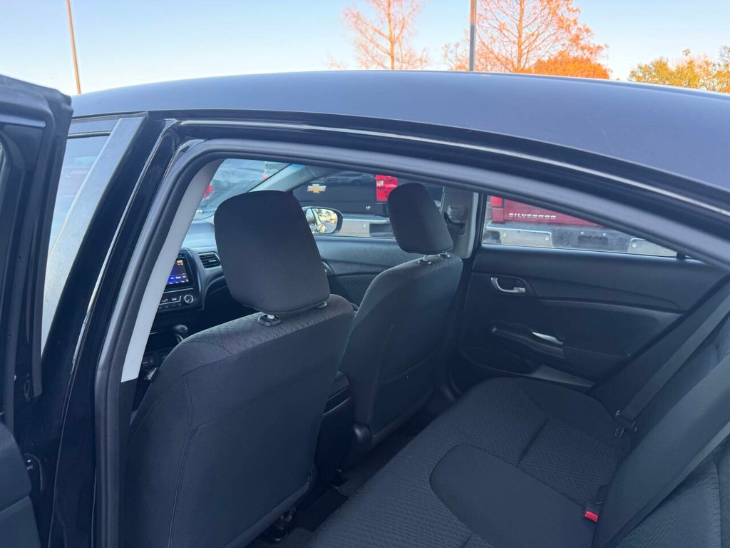 Honda Civic Sedan Vehicle Full-screen Gallery Image 12