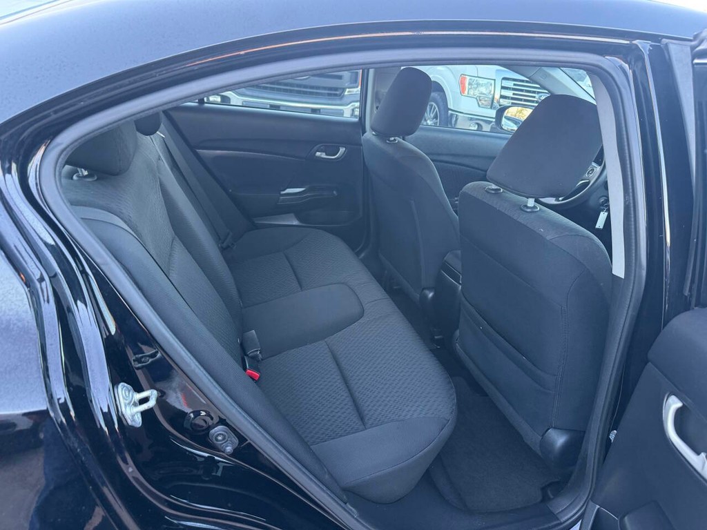 Honda Civic Sedan Vehicle Full-screen Gallery Image 15