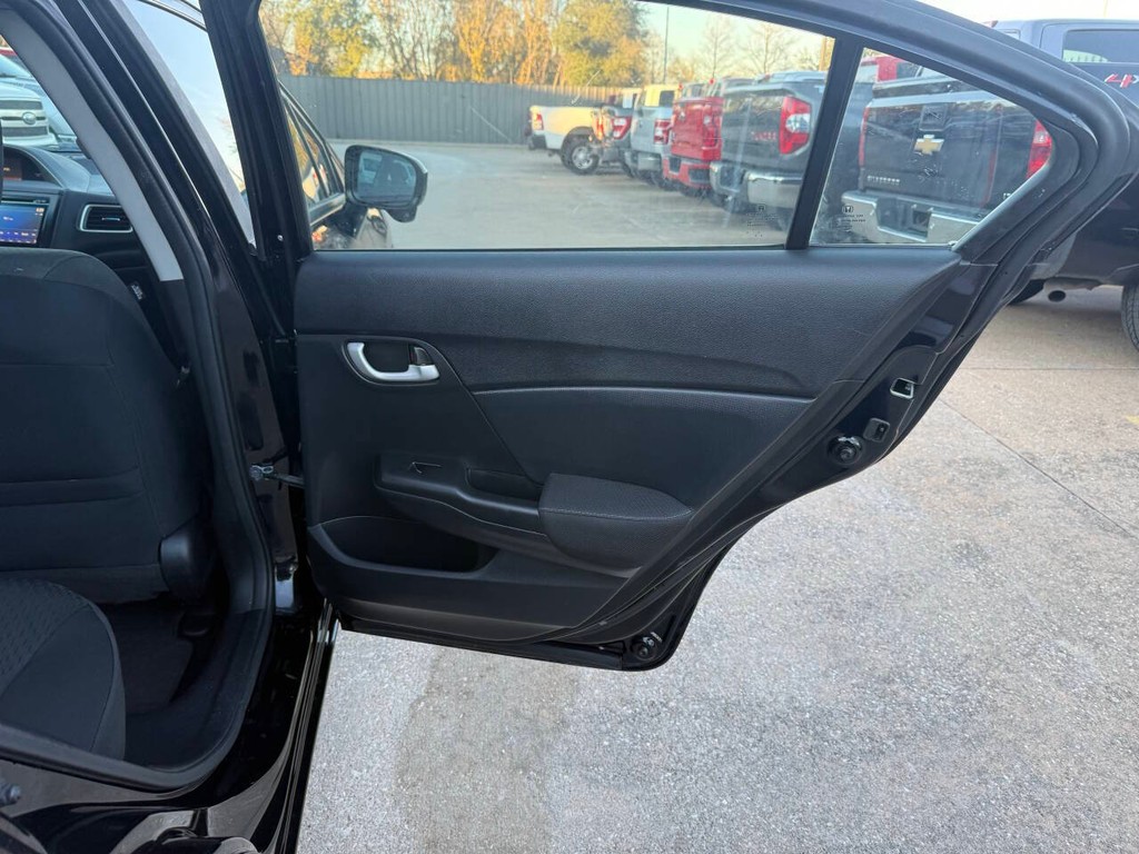 Honda Civic Sedan Vehicle Full-screen Gallery Image 16