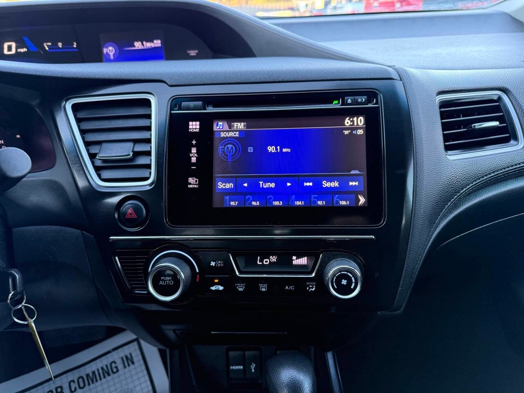 Honda Civic Sedan Vehicle Full-screen Gallery Image 24