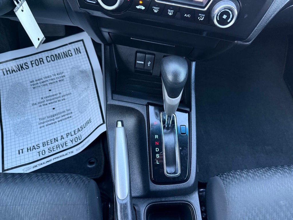 Honda Civic Sedan Vehicle Full-screen Gallery Image 28