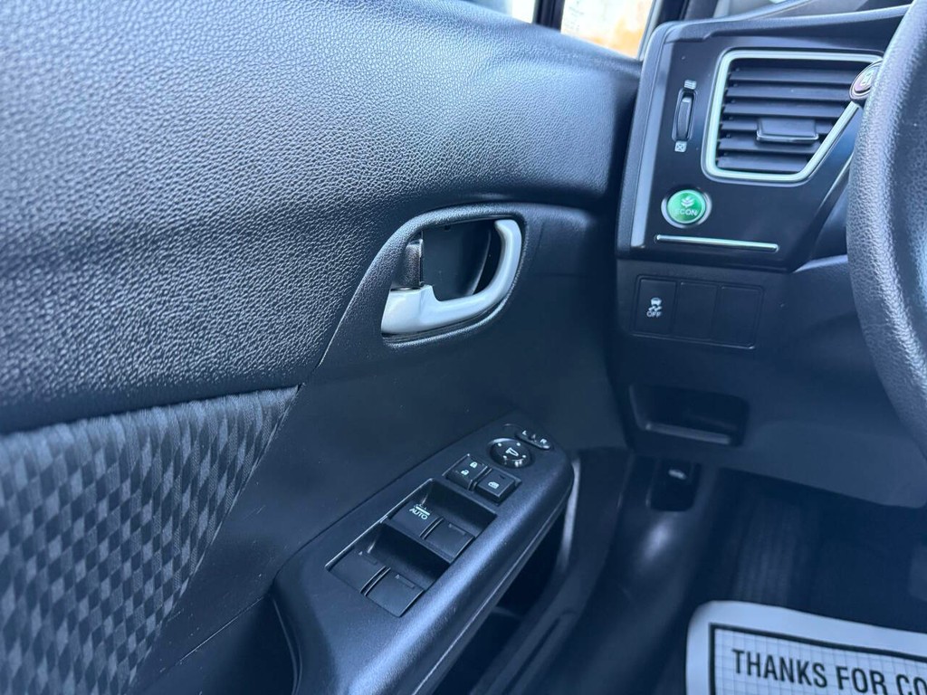 Honda Civic Sedan Vehicle Full-screen Gallery Image 29