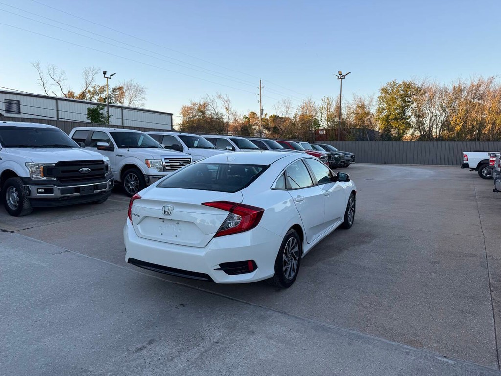 Honda Civic Sedan Vehicle Full-screen Gallery Image 05