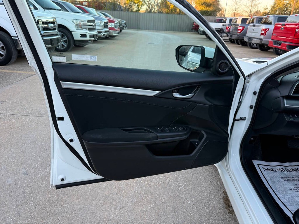 Honda Civic Sedan Vehicle Full-screen Gallery Image 08