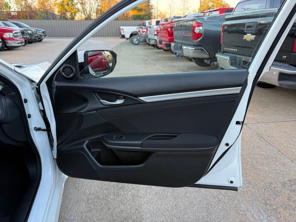 Honda Civic Sedan Vehicle Full-screen Gallery Image 11