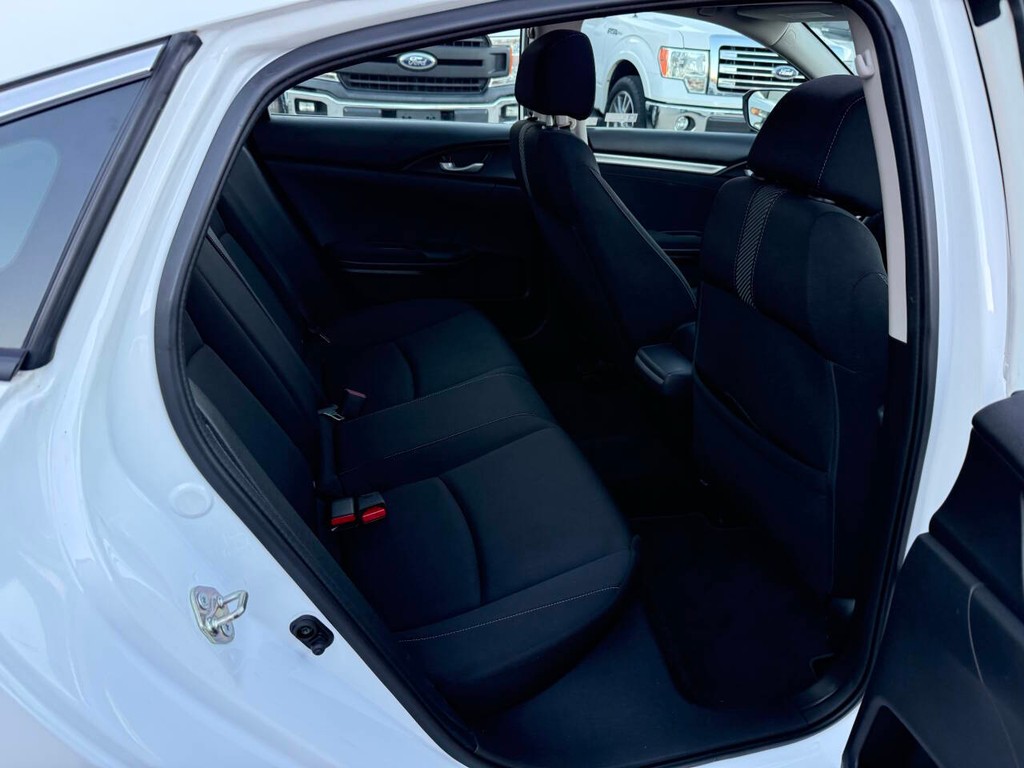 Honda Civic Sedan Vehicle Full-screen Gallery Image 15