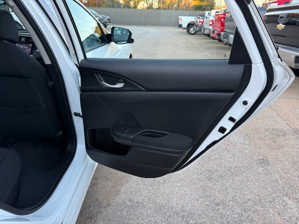 Honda Civic Sedan Vehicle Full-screen Gallery Image 16