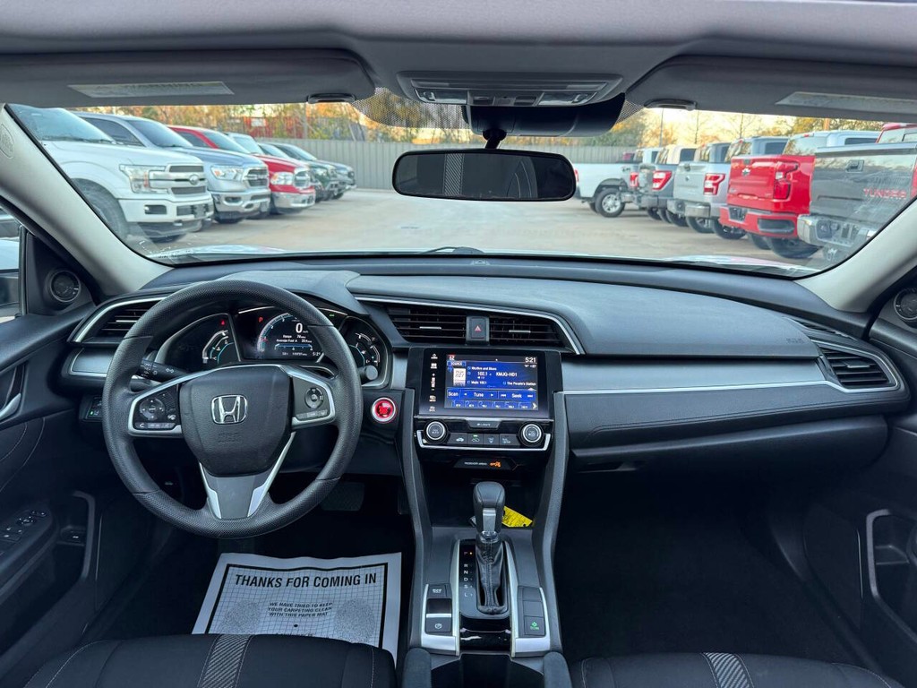 Honda Civic Sedan Vehicle Full-screen Gallery Image 17