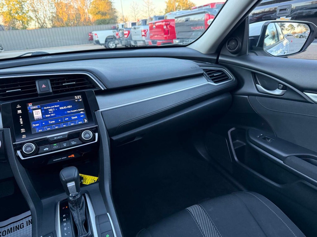 Honda Civic Sedan Vehicle Full-screen Gallery Image 20