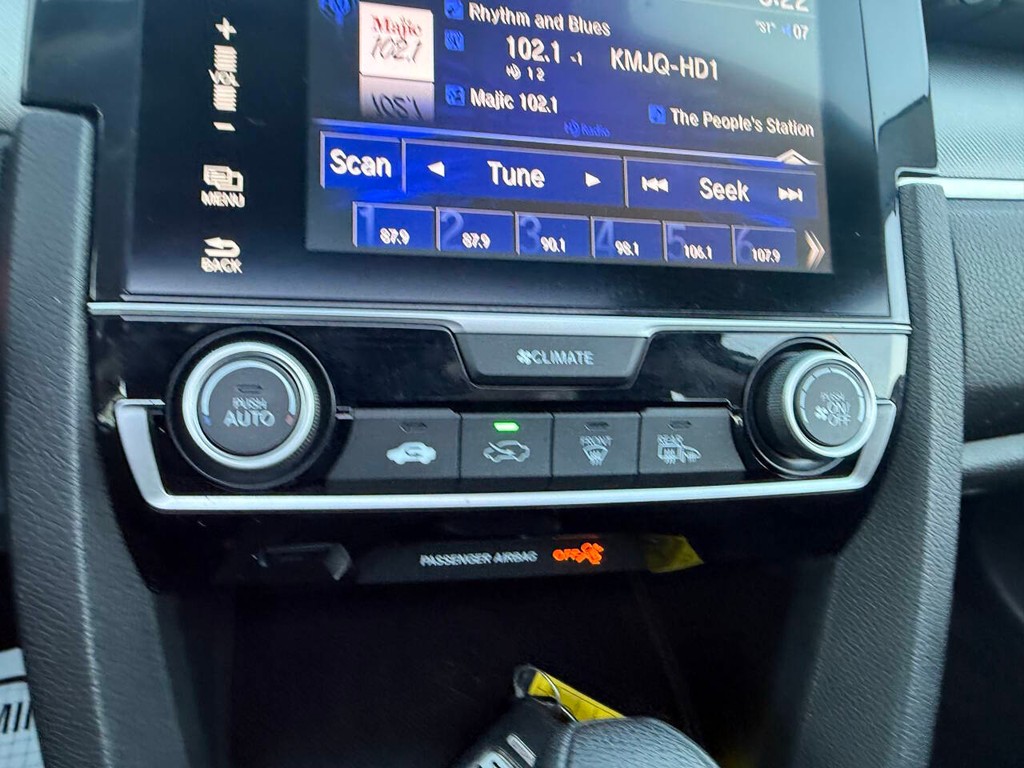 Honda Civic Sedan Vehicle Full-screen Gallery Image 28