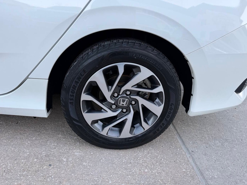 Honda Civic Sedan Vehicle Full-screen Gallery Image 36