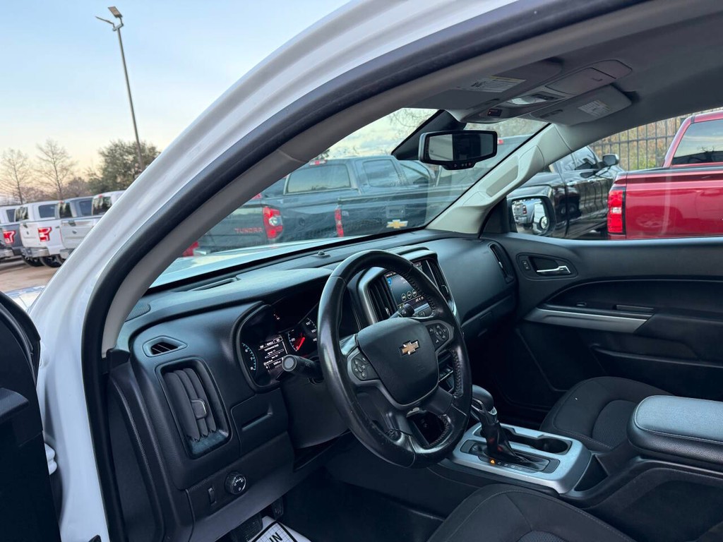 Chevrolet Colorado Vehicle Full-screen Gallery Image 06