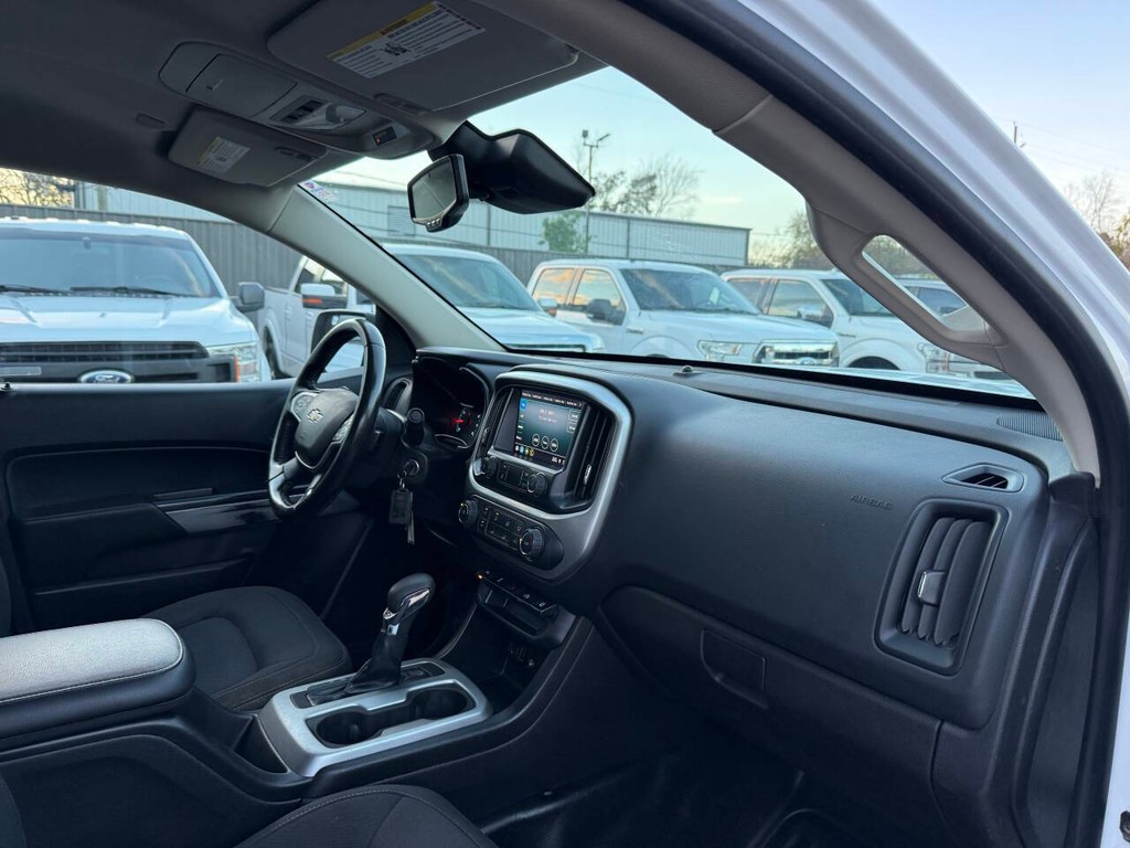 Chevrolet Colorado Vehicle Full-screen Gallery Image 09